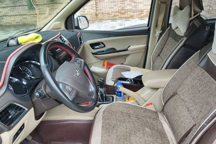 Used Wuling Hongguang 2015 1.5L S1 Luxury National Emission Standard V Left Front Seat