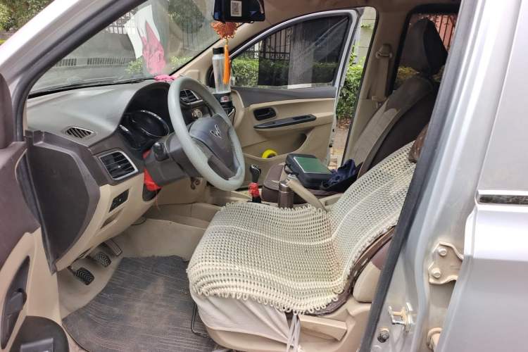 Used Wuling Hongguang 2015 1.5L S1 Standard China V-Emission Standards Left Front Seat