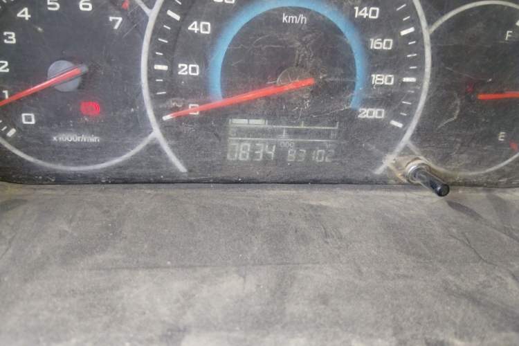 Used Wuling Hongguang 2015 1.5L S Basic Version China V Standard Odometer Close Up
