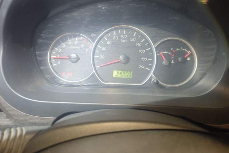Used Wuling Hongguang 2015 1.2L S Base Model China V Standard Odometer Close Up