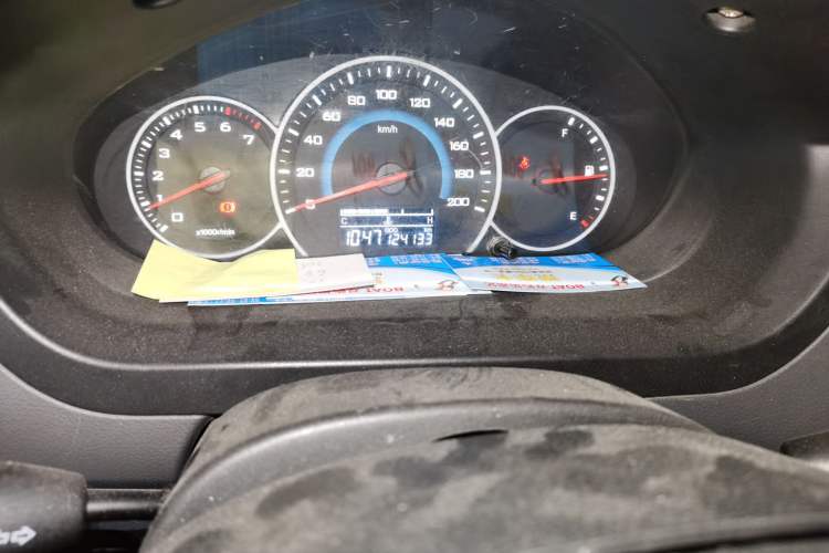 Used Wuling Hongguang 2015 1.5L S Base Model China IV Odometer Close Up