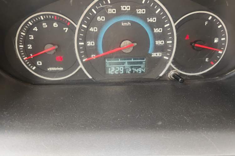Used Wuling Hongguang 2015 1.2L S Base Model China IV Odometer Close Up