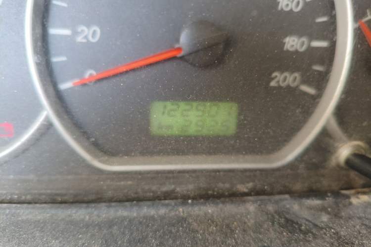 Used Wuling Hongguang 2015 1.5L S Basic Version China V Standard Odometer Close Up