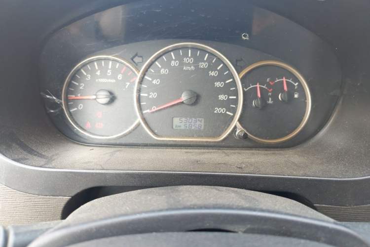 Used Wuling Hongguang 2015 1.5L S Basic Version China V Standard Odometer Close Up