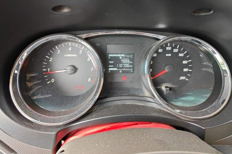 Used Wuling Hongguang 2015 1.5L S1 Standard China V-Emission Standards Odometer Close Up