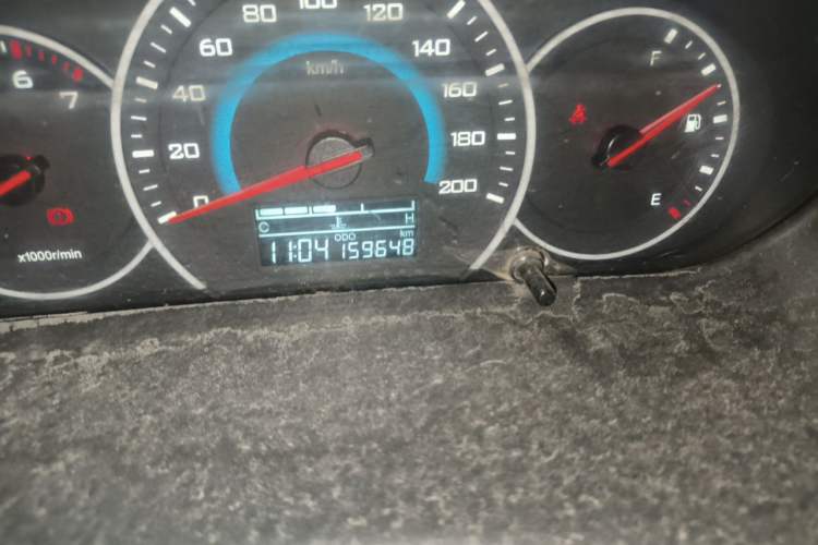Used Wuling Hongguang 2015 1.2L S Base Model China V Standard Odometer Close Up
