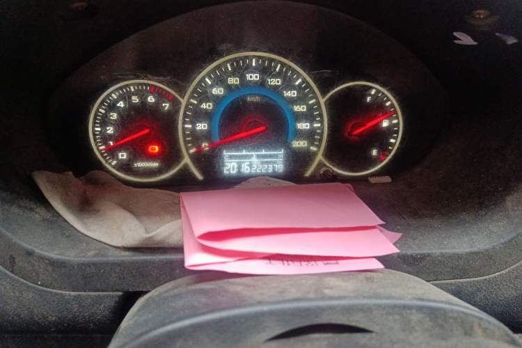 Used Wuling Hongguang 2015 1.2L S Base Model China IV Odometer Close Up