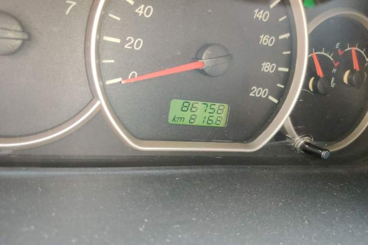 Used Wuling Hongguang 2015 1.5L S Basic Version China V Standard Odometer Close Up