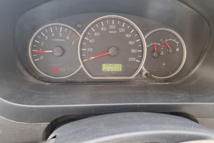 Used Wuling Hongguang 2015 1.2L S Base Model China V Standard Odometer Close Up