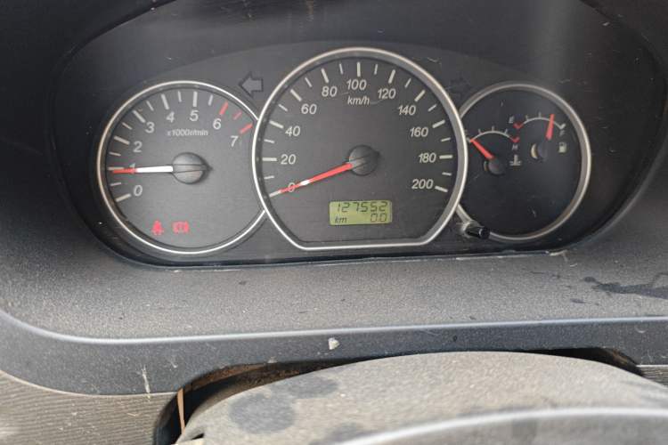 Used Wuling Hongguang 2015 1.2L S Base Model China V Standard Odometer Close Up