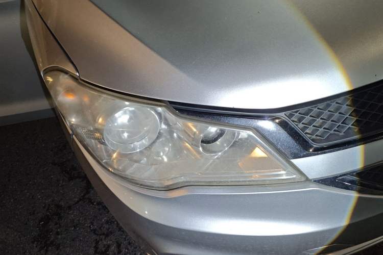 Used Wuling Hongguang 2015 1.5L S1 Standard China V-Emission Standards Right Front Headlight