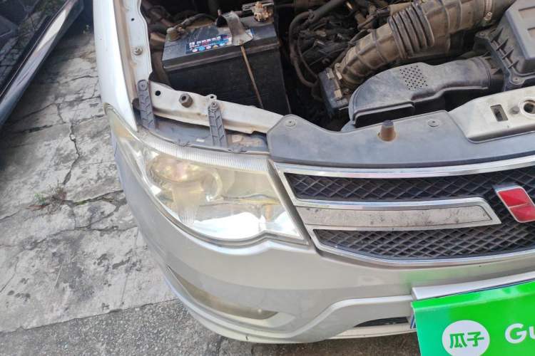 Used Wuling Hongguang 2015 1.5L S Basic Version China V Standard Right Front Headlight