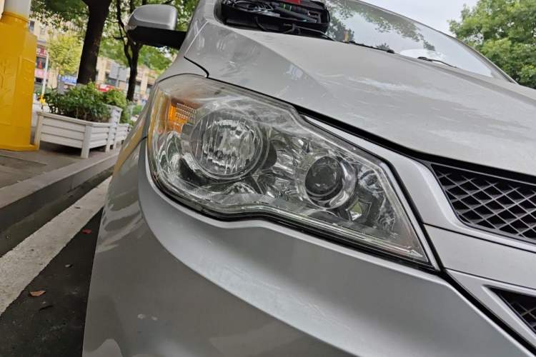 Used Wuling Hongguang 2015 1.5L S1 Standard China V-Emission Standards Right Front Headlight