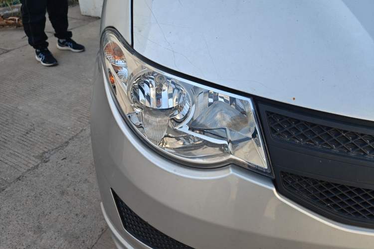 Used Wuling Hongguang 2015 1.5L S Basic Version China V Standard Right Front Headlight