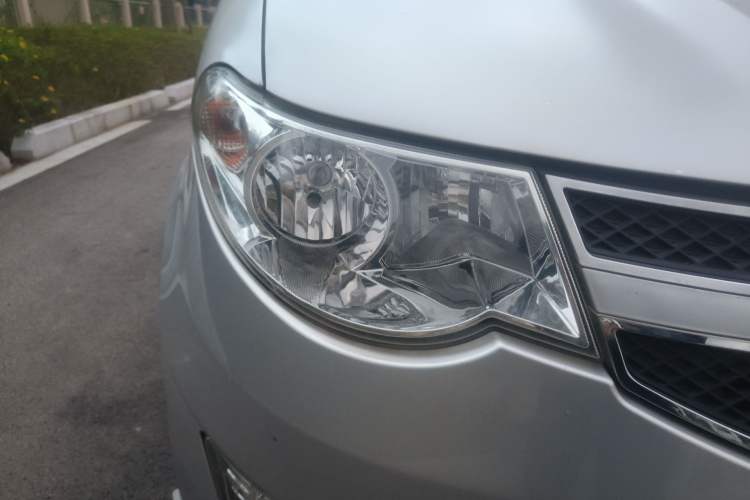 Used Wuling Hongguang 2015 1.5L S Base Model China IV Right Front Headlight