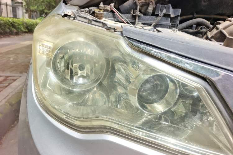 Used Wuling Hongguang 2015 1.5L S1 Standard China V-Emission Standards Right Front Headlight