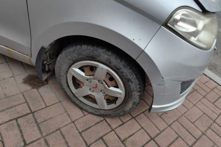 Used Wuling Hongguang 2015 1.5L S Basic Version China V Standard Right Front Wheel Hub