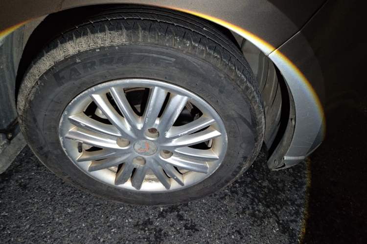 Used Wuling Hongguang 2015 1.5L S1 Standard China V-Emission Standards Right Front Wheel Hub