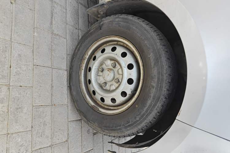 Used Wuling Hongguang 2015 1.2L S Base Model China IV Right Front Wheel Hub