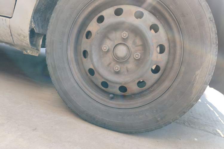 Used Wuling Hongguang 2015 1.5L S Basic Version China V Standard Right Front Wheel Hub