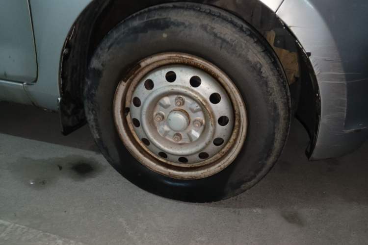 Used Wuling Hongguang 2015 1.2L S Base Model China V Standard Right Front Wheel Hub