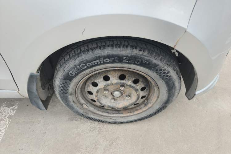 Used Wuling Hongguang 2015 1.2L S Base Model China V Standard Right Front Wheel Hub