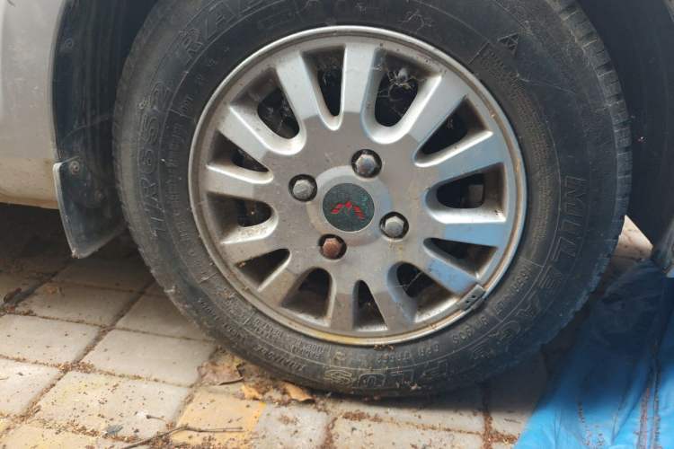 Used Wuling Hongguang 2015 1.5L S1 Comfort China V Standard Right Front Wheel Hub