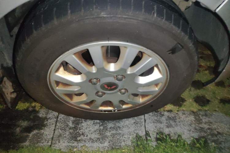 Used Wuling Hongguang 2015 1.5L S1 Standard China V-Emission Standards Right Front Wheel Hub