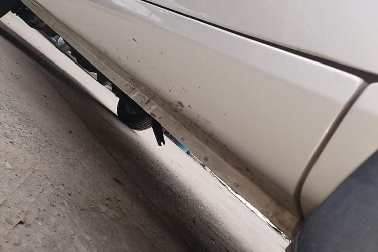 Used Wuling Hongguang 2015 1.5L S Basic Version China V Standard Right Side Sill