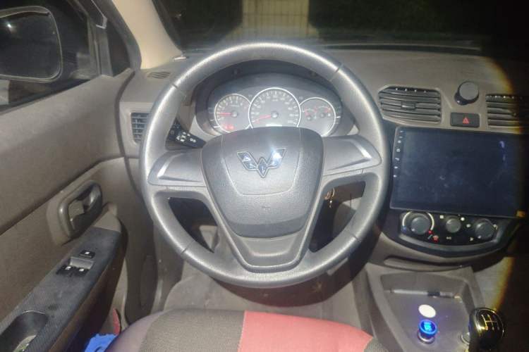 Used Wuling Hongguang 2015 1.2L S Base Model China V Standard Steering Wheel