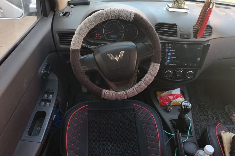 Used Wuling Hongguang 2015 1.2L S Base Model China V Standard Steering Wheel