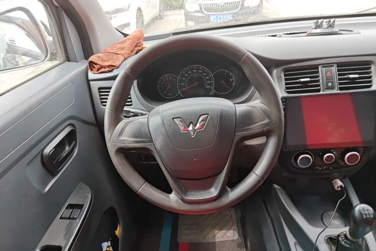 Used Wuling Hongguang 2015 1.2L S Base Model China IV Steering Wheel