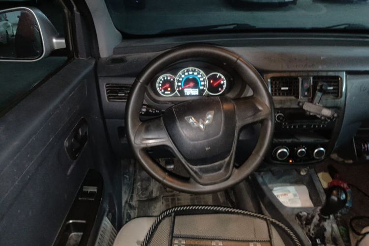 Used Wuling Hongguang 2015 1.2L S Base Model China V Standard Steering Wheel