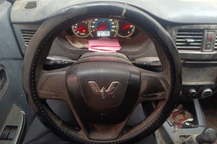 Used Wuling Hongguang 2015 1.2L S Base Model China IV Steering Wheel