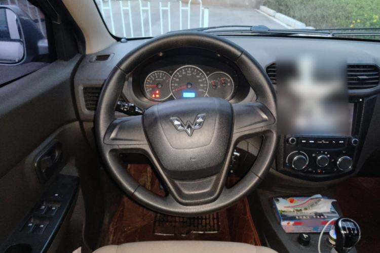 Used Wuling Hongguang 2015 1.5L S Base Model China IV Steering Wheel