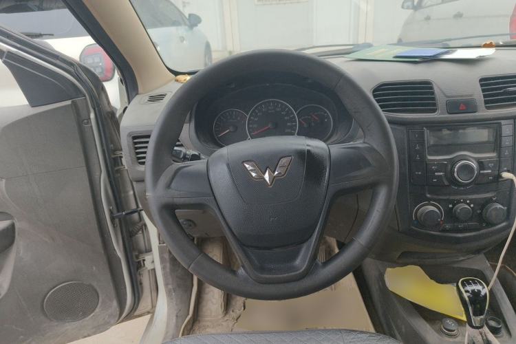 Used Wuling Hongguang 2015 1.2L S Base Model China V Standard Steering Wheel