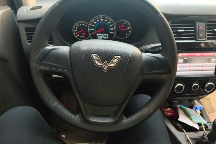Used Wuling Hongguang 2015 1.5L S1 Comfort China V Standard Steering Wheel