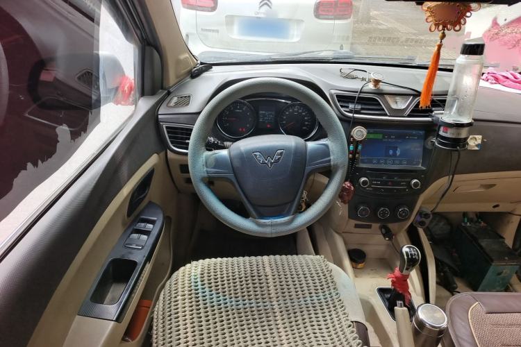Used Wuling Hongguang 2015 1.5L S1 Standard China V-Emission Standards Steering Wheel