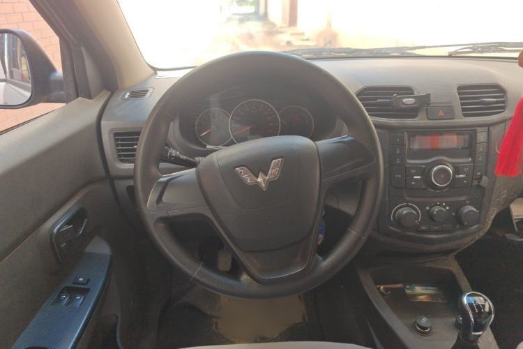 Used Wuling Hongguang 2015 1.2L S Base Model China V Standard Steering Wheel