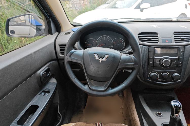 Used Wuling Hongguang 2015 1.2L S Base Model China V Standard Steering Wheel