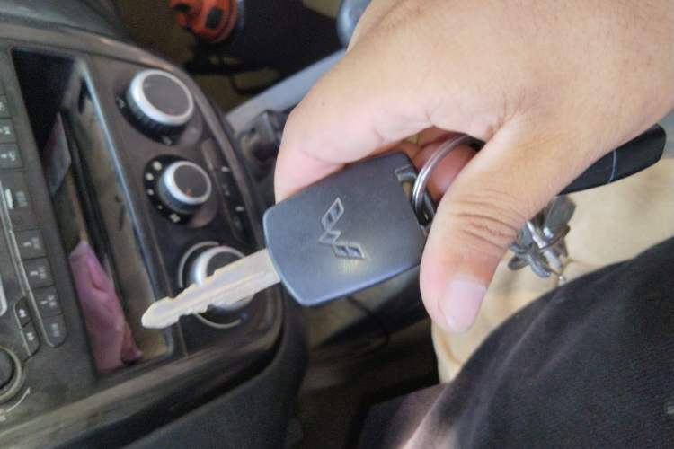 Used Wuling Hongguang 2015 1.5L S Basic Version China V Standard Vehicle Key