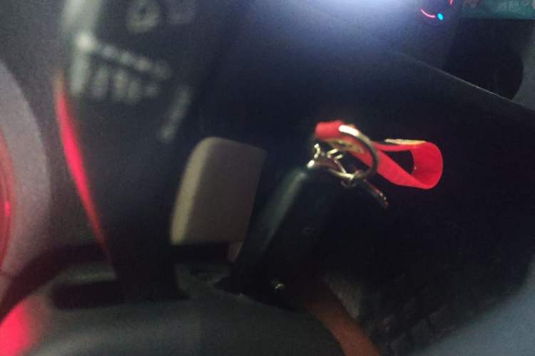 Used Wuling Hongguang 2015 1.2L S Base Model China V Standard Vehicle Key