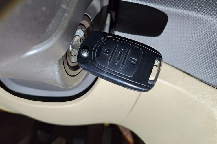 Used Wuling Hongguang 2015 1.5L S1 Standard China V-Emission Standards Vehicle Key