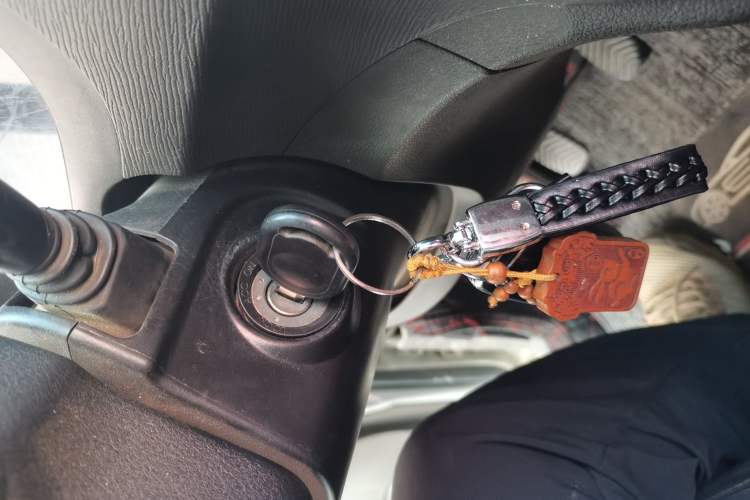 Used Wuling Hongguang 2015 1.2L S Base Model China V Standard Vehicle Key