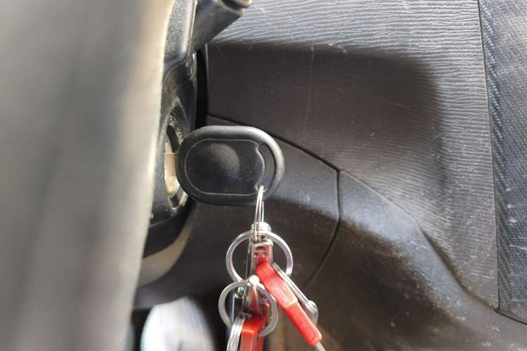Used Wuling Hongguang 2015 1.5L S Basic Version China V Standard Vehicle Key