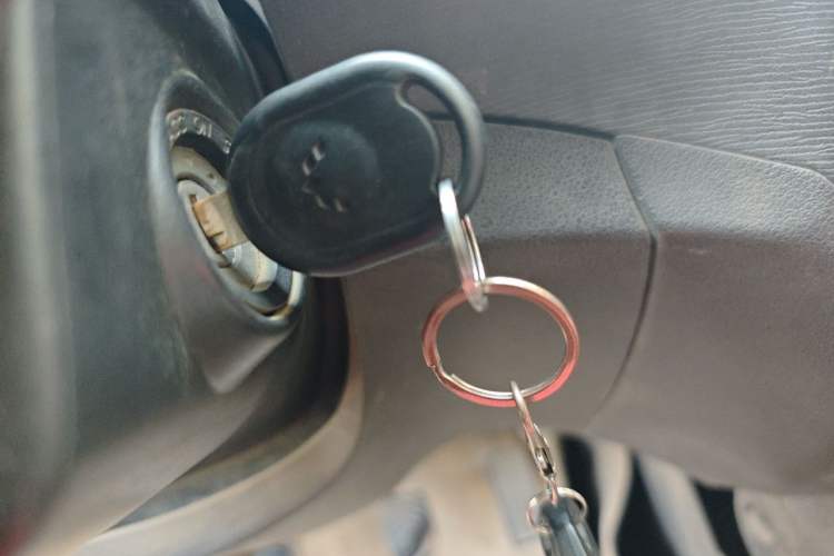 Used Wuling Hongguang 2015 1.5L S Basic Version China V Standard Vehicle Key