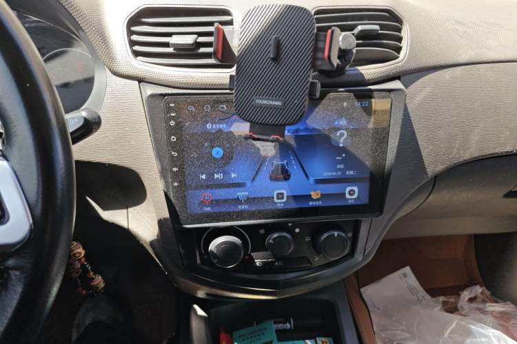 Used Wuling Hongguang 2015 1.5L S Basic Version China V Standard Audio And AC Panel