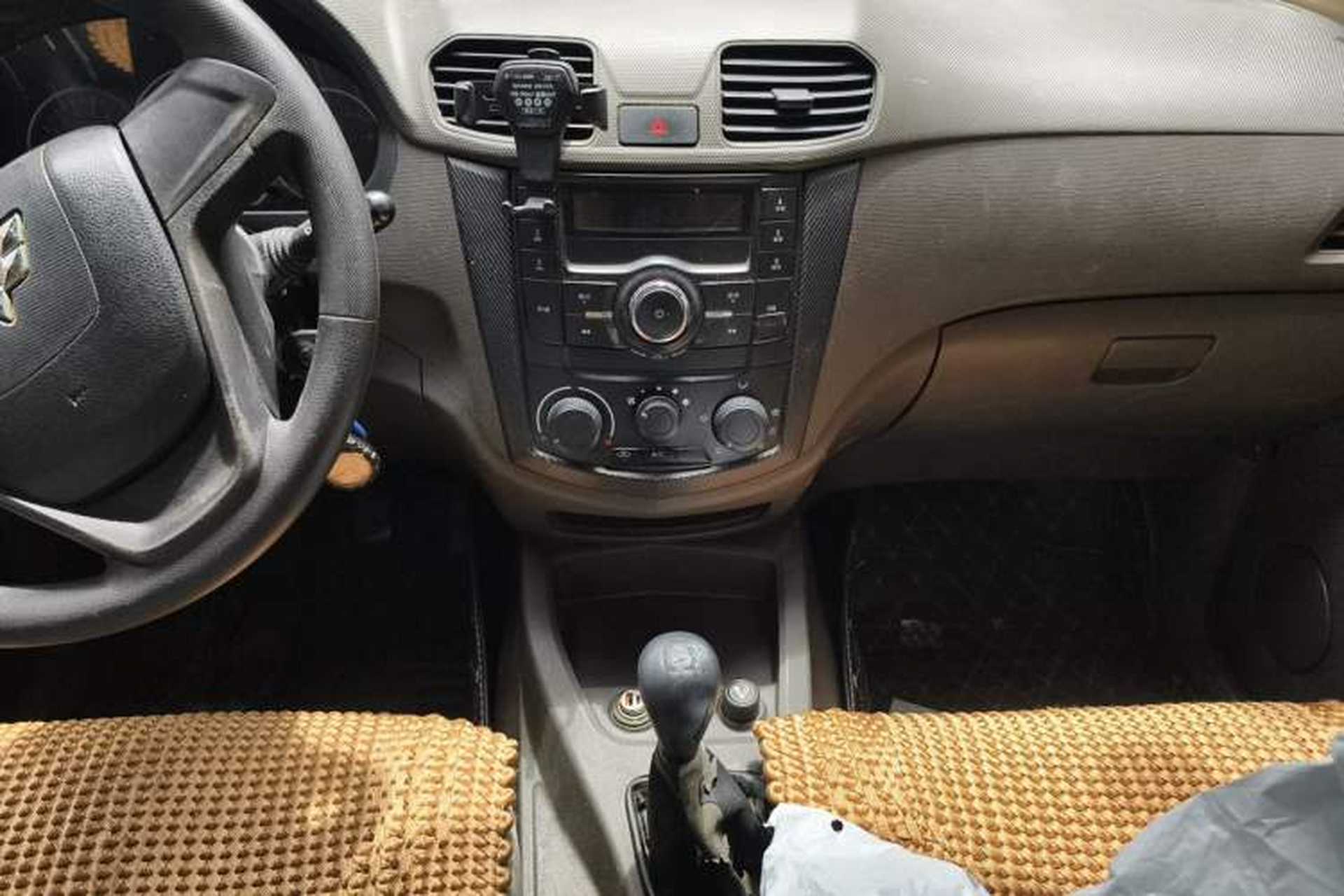 Used Wuling Hongguang 2015 1.2L S Base Model China V Standard Audio And AC Panel