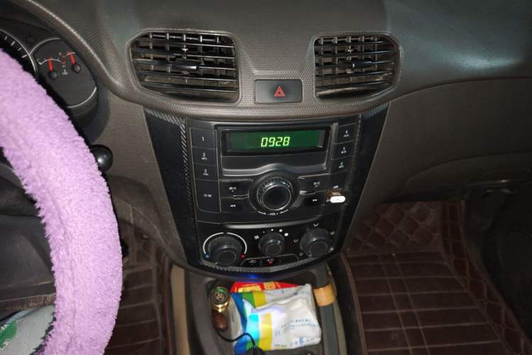 Used Wuling Hongguang 2015 1.5L S Basic Version China V Standard Audio And AC Panel
