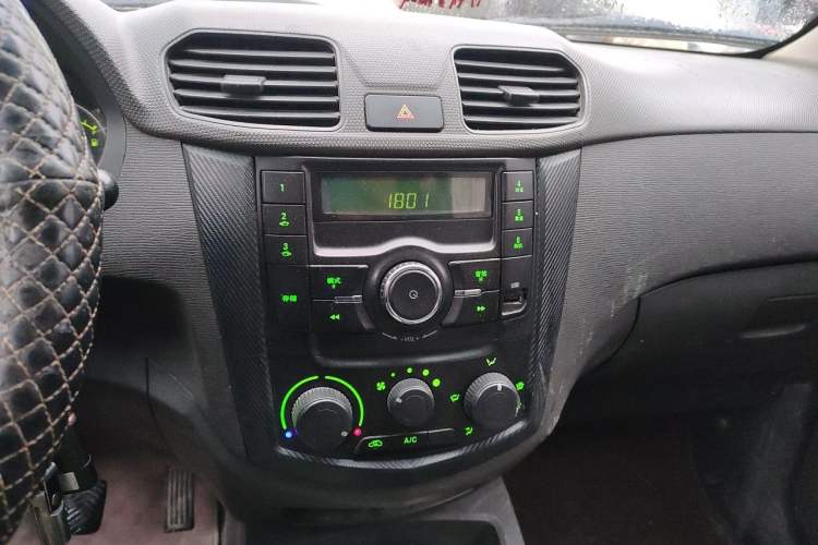 Used Wuling Hongguang 2015 1.2L S Base Model China V Standard Audio And AC Panel